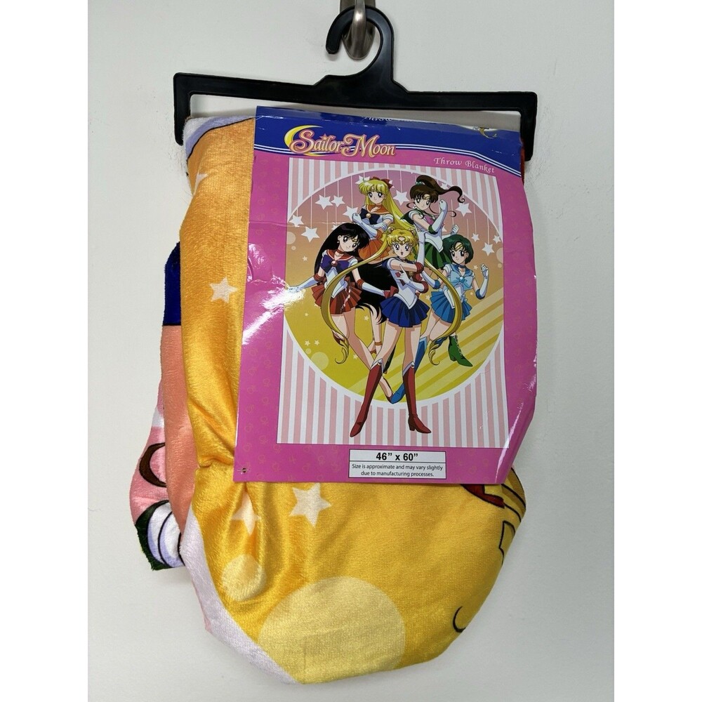 Sailor Moon Sailor Guardians Group Portrait Throw